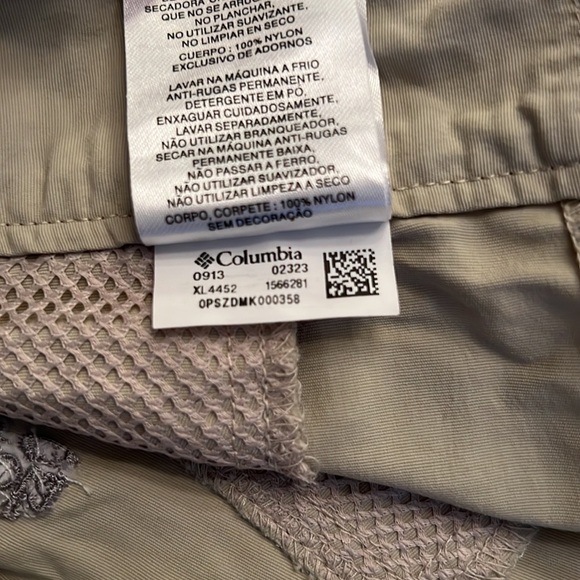 Columbia Ladies Kahki Color PFG Shorts Size L - Picture 8 of 8